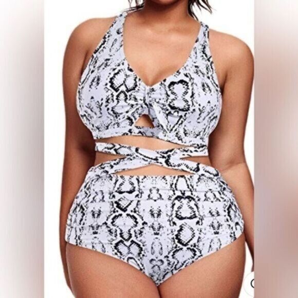 NWT DACO Plus Size Black White 2 Piece Swimsuit Adjustable - Size 22 - Picture 1 of 9